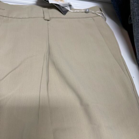 Nike Golf Mens Shorts Sz 42 Khaki Textured Teflon Wrinkle Resistant Pleated NEW - Picture 5 of 6